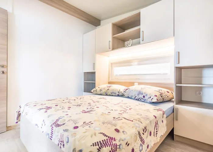 Mobile Rock Rose 2 * Tkon